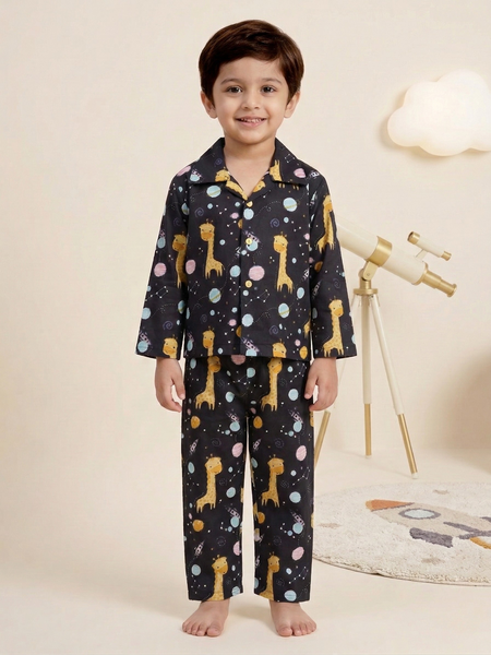 Jungle Sky Giraffe – Black